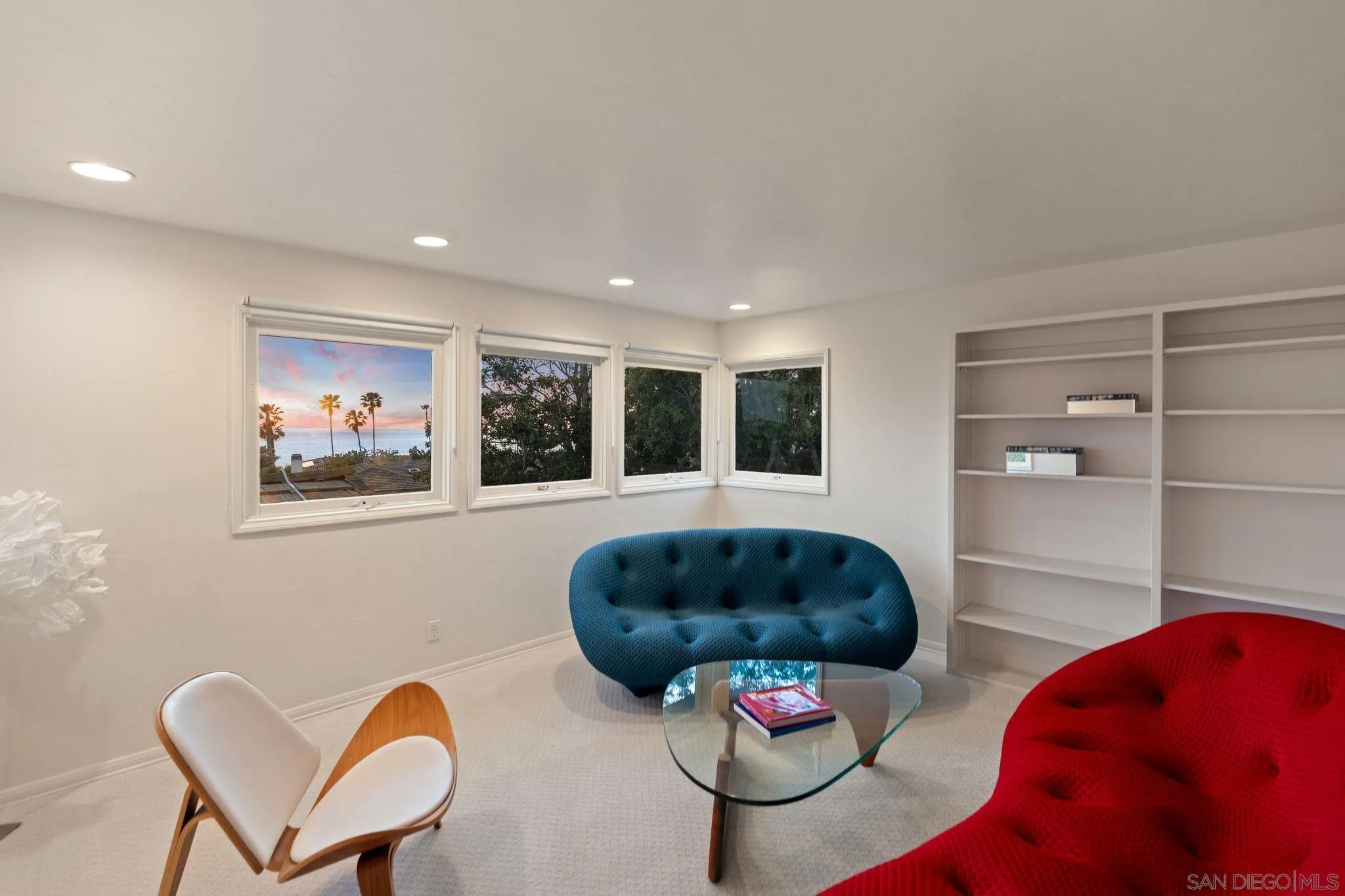 La Jolla, California 92037, United States, 5 Bedrooms Bedrooms, ,5 BathroomsBathrooms,Residential,Pending,161170