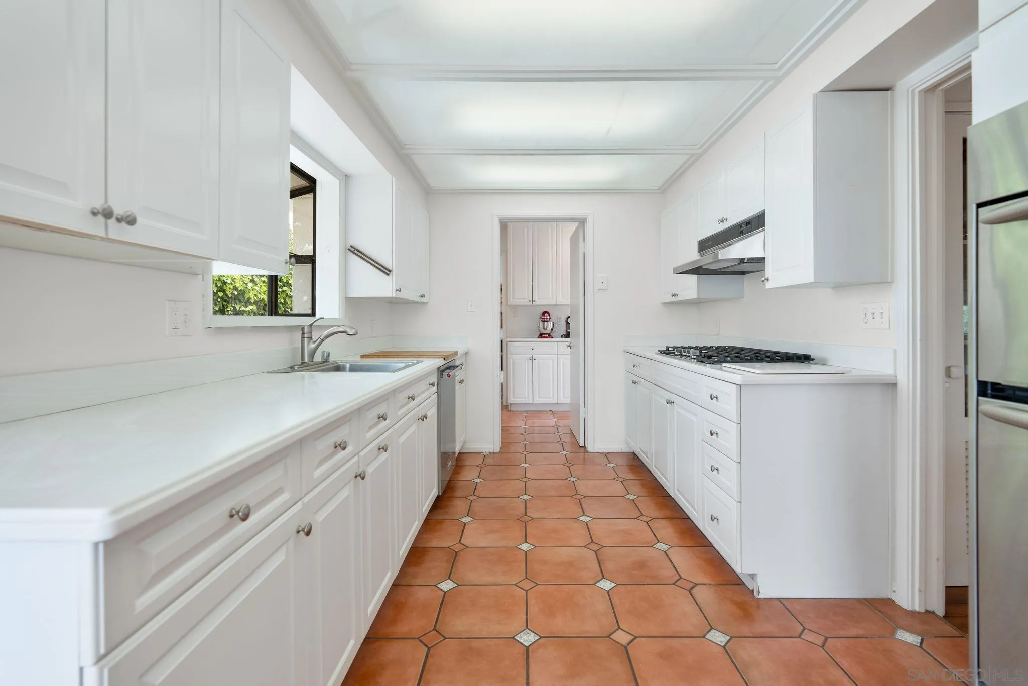 La Jolla, California 92037, United States, 5 Bedrooms Bedrooms, ,5 BathroomsBathrooms,Residential,Pending,161170