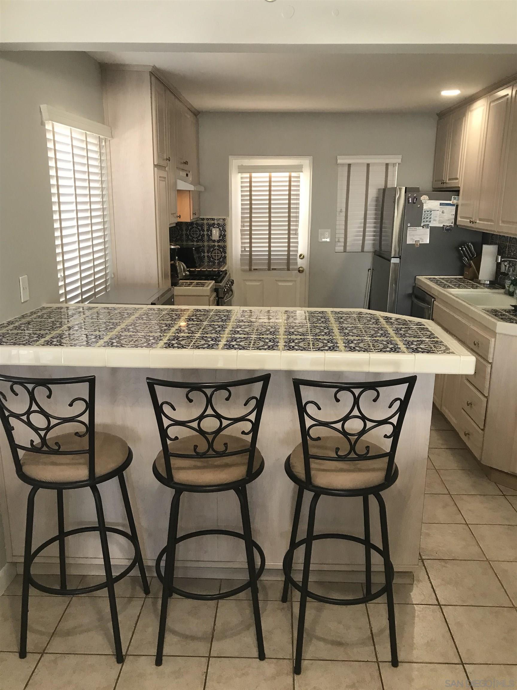 8153 Camino Del Oro