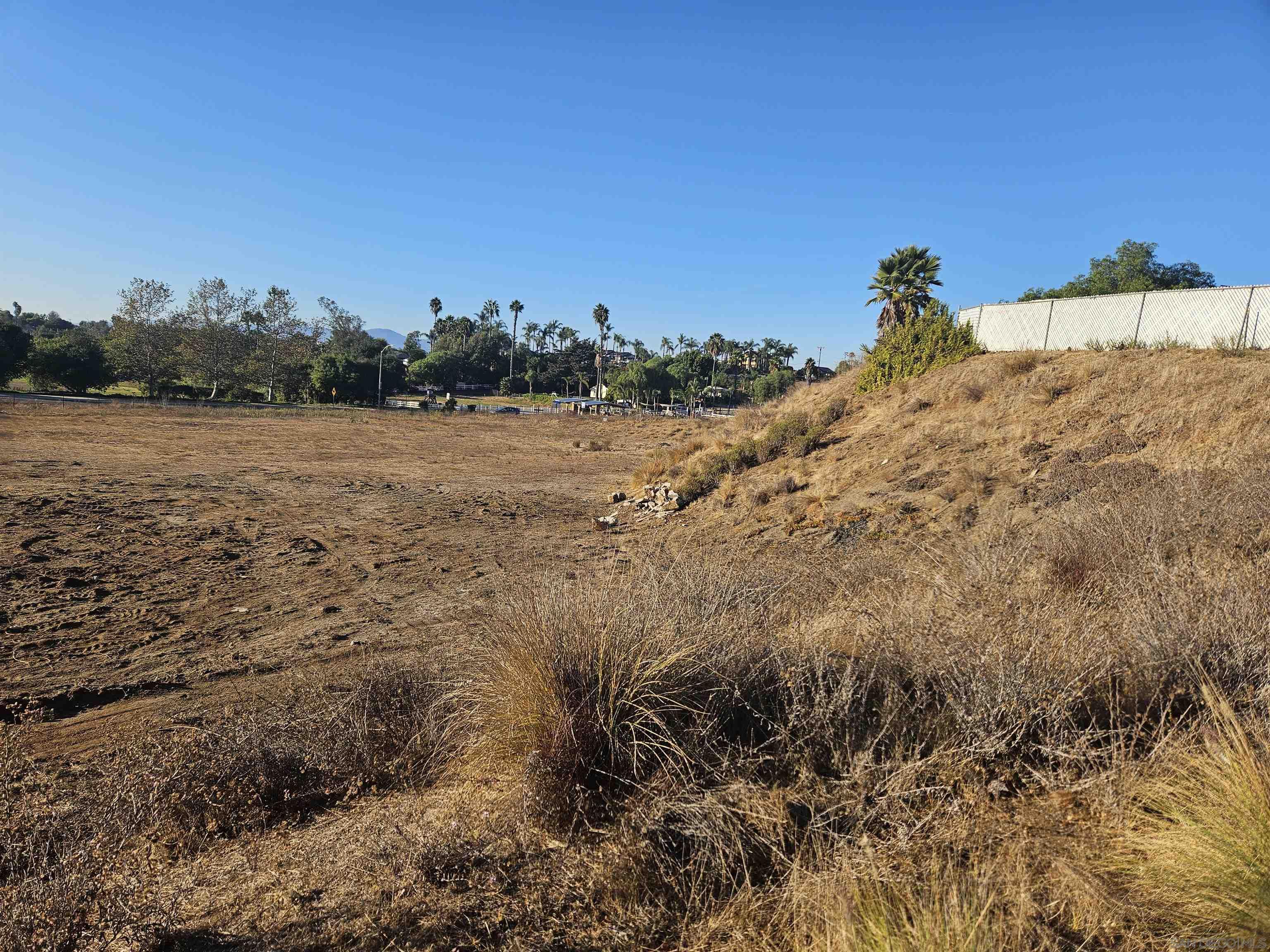 2167 N SANTA FE AVE. 5