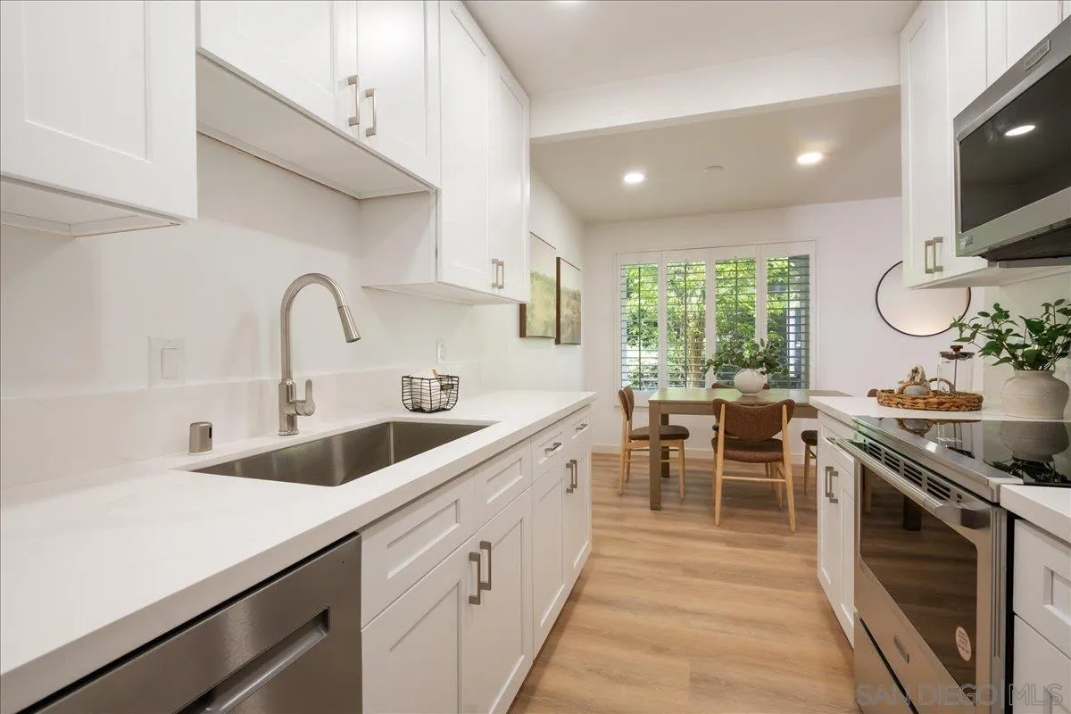 La Jolla, California 92037, United States, 1 Bedroom Bedrooms, ,1 BathroomBathrooms,Residential,Pending,157527