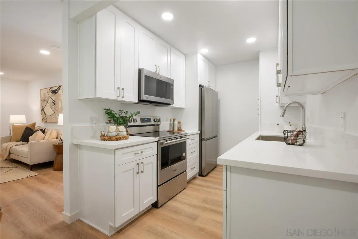 La Jolla, California 92037, United States, 1 Bedroom Bedrooms, ,1 BathroomBathrooms,Residential,Pending,157527