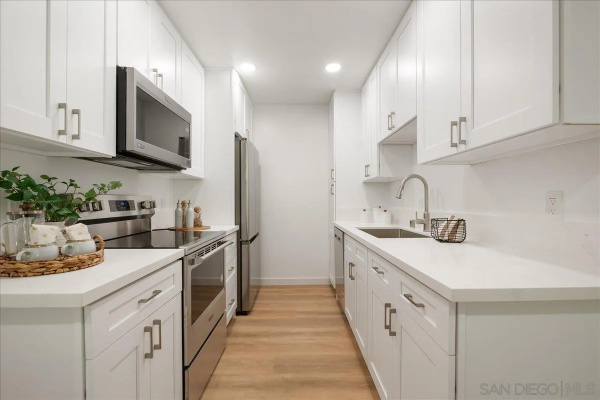 La Jolla, California 92037, United States, 1 Bedroom Bedrooms, ,1 BathroomBathrooms,Residential,Pending,157527