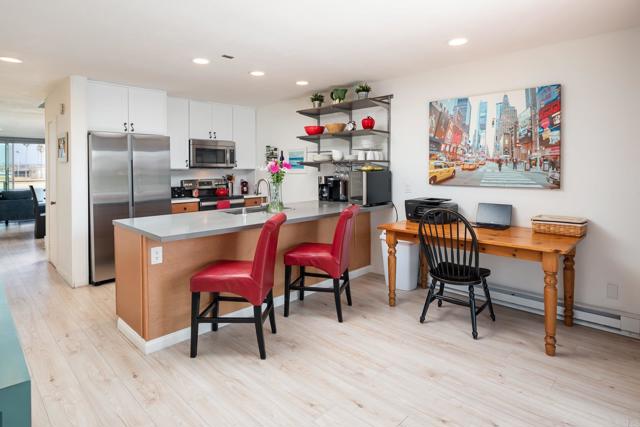 3750 Bayside Walk