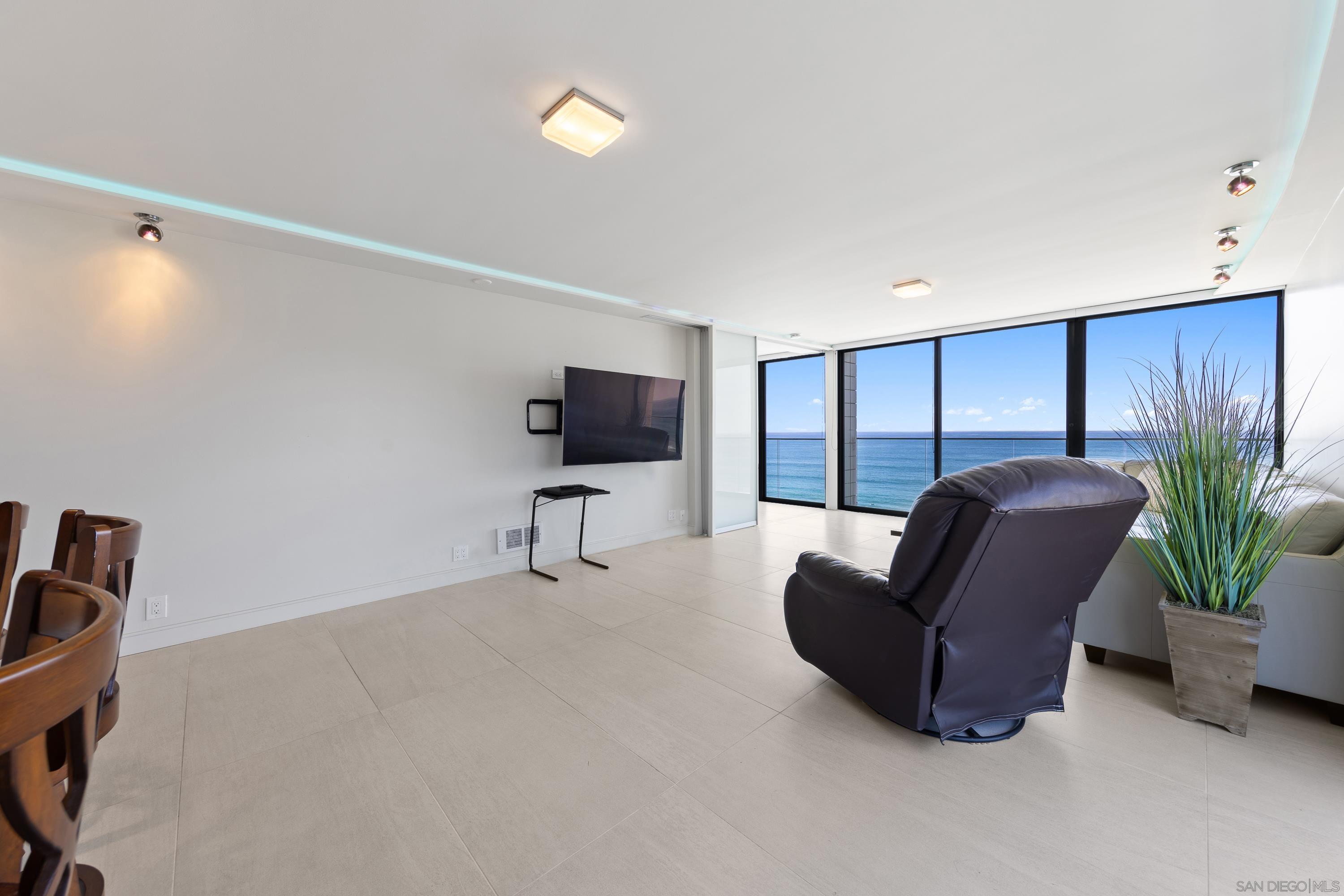 4767 Ocean Blvd 712