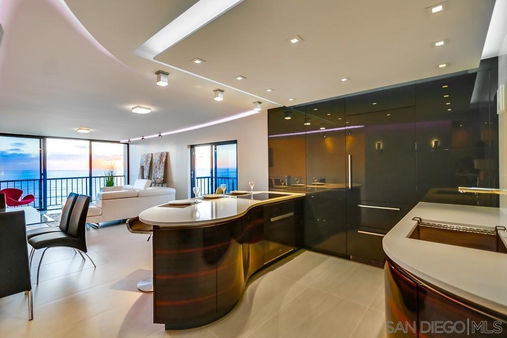 4767 Ocean Blvd 712