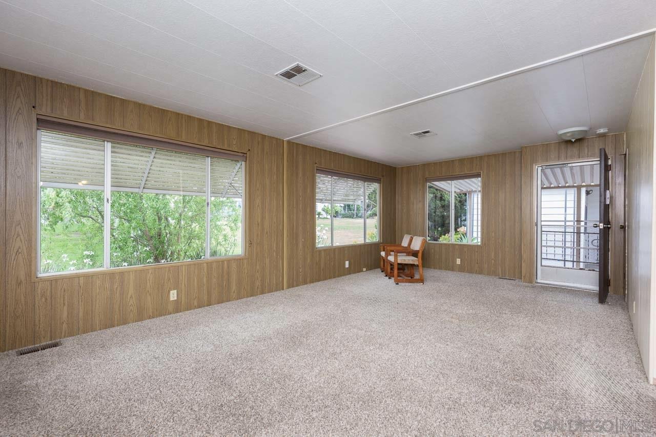 1219 E Barham Dr Spc 106