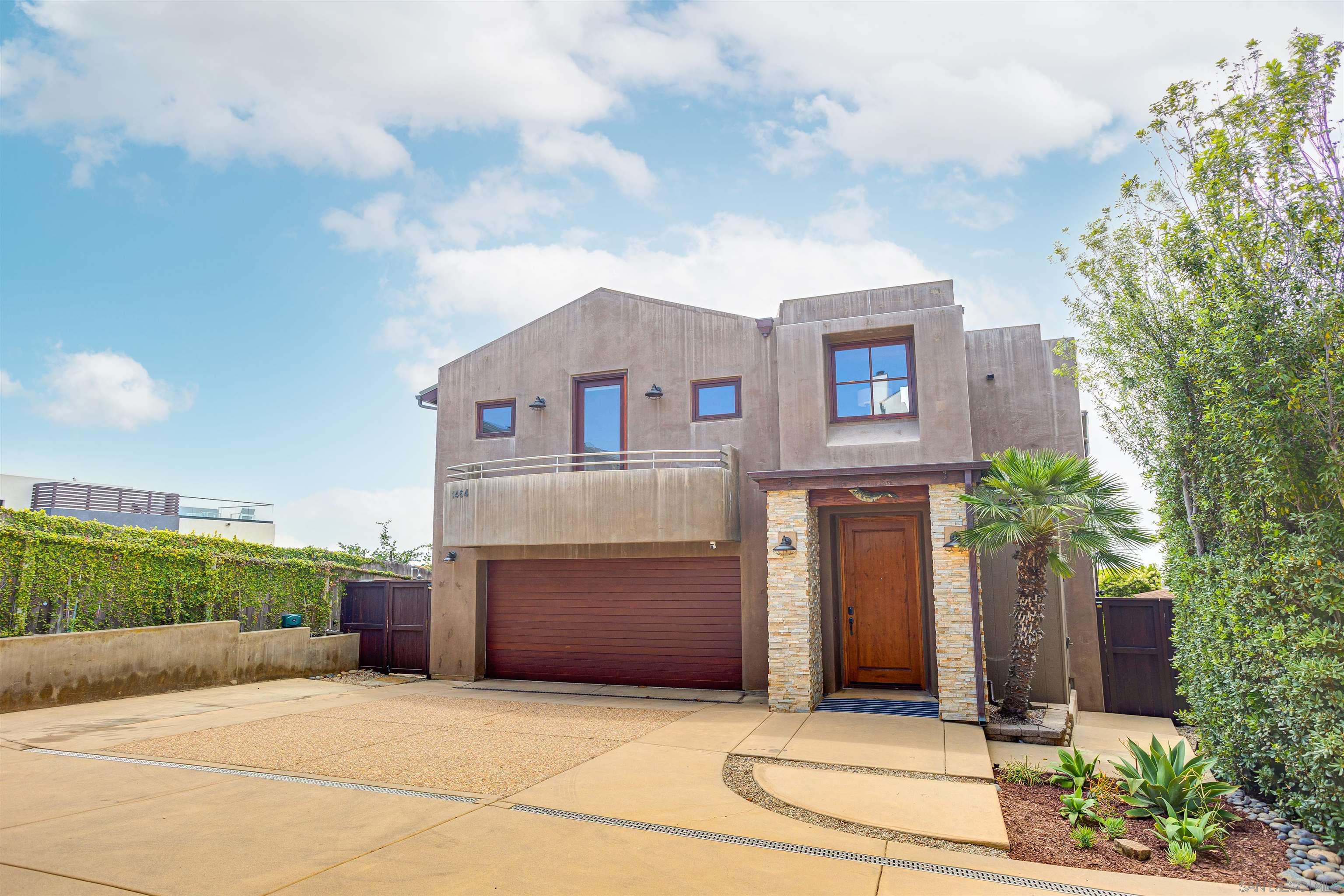 1464 Summit Ave
