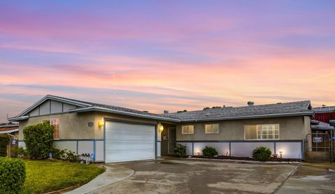 10520  El Nopal Santee CA 92071