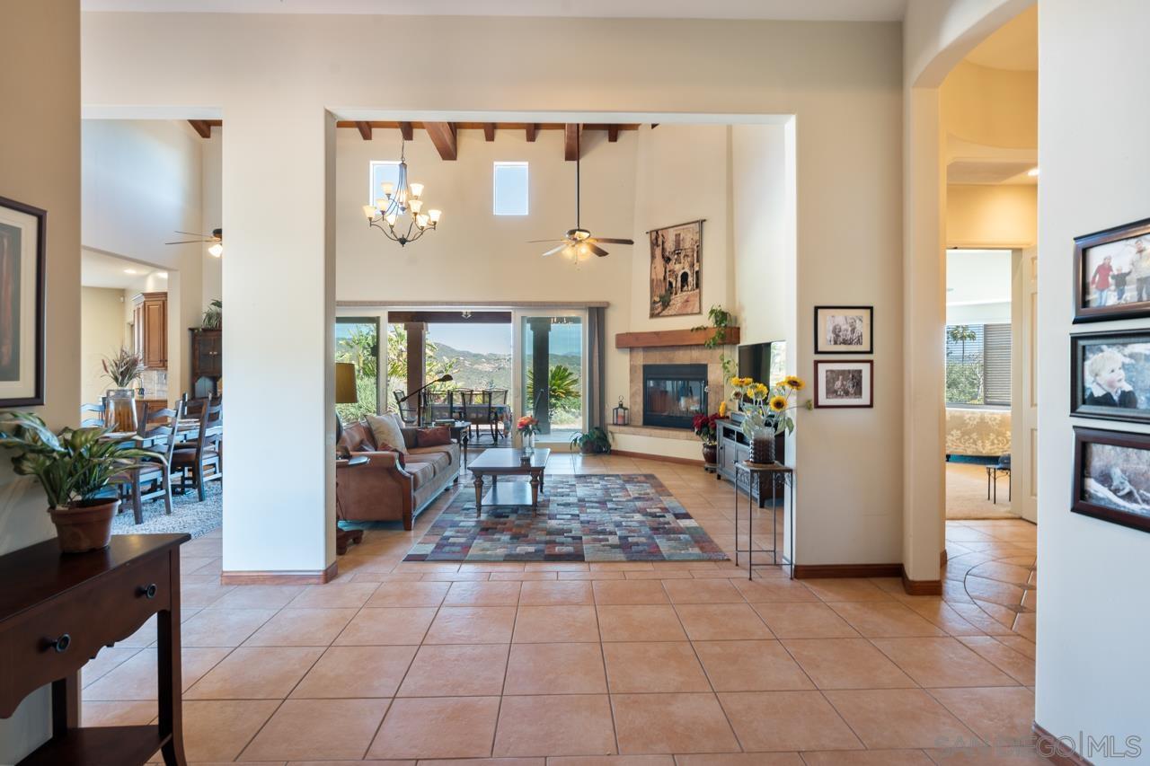 2756 Mountain View