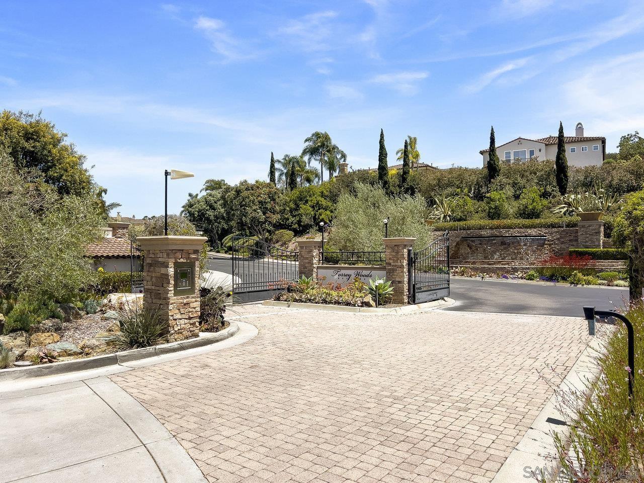 11649 Thistle Hill Pl