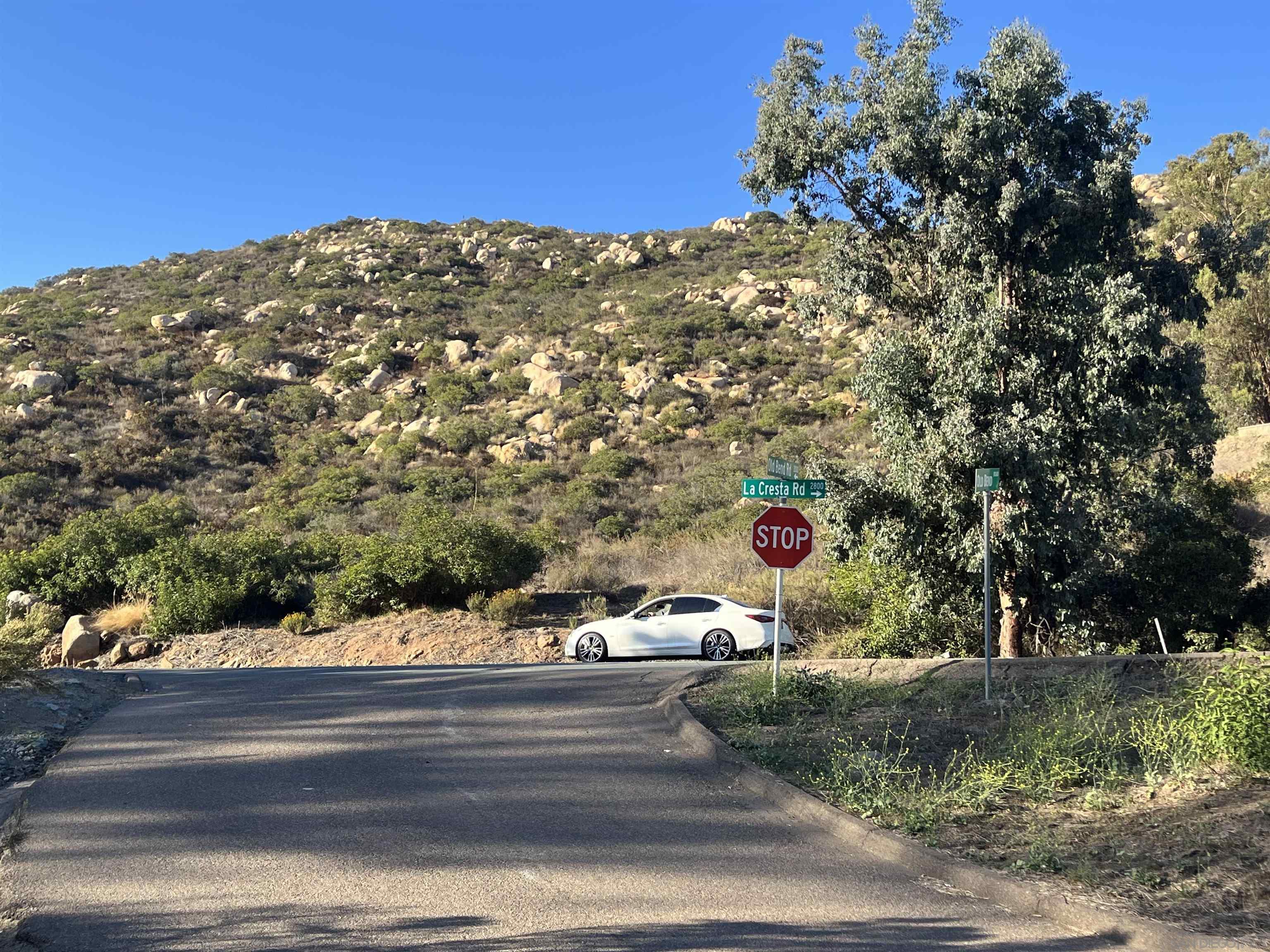 000 La Cresta Rd 2