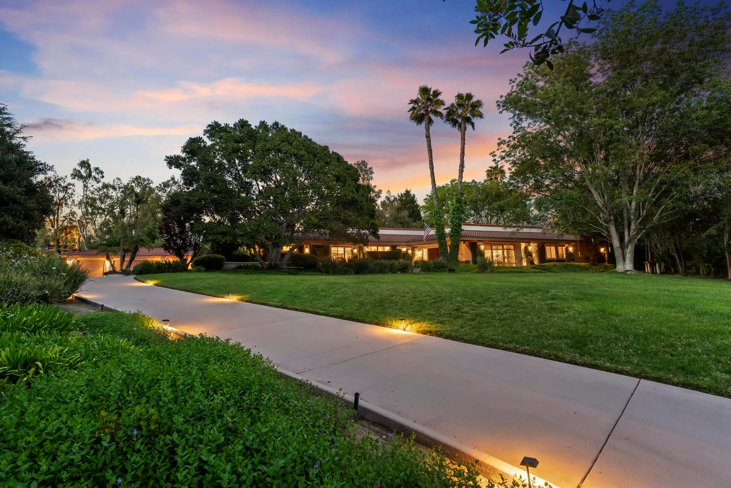 Rancho Santa Fe, California 92067, United States, 6 Bedrooms Bedrooms, ,5 BathroomsBathrooms,Residential,Pending,110032