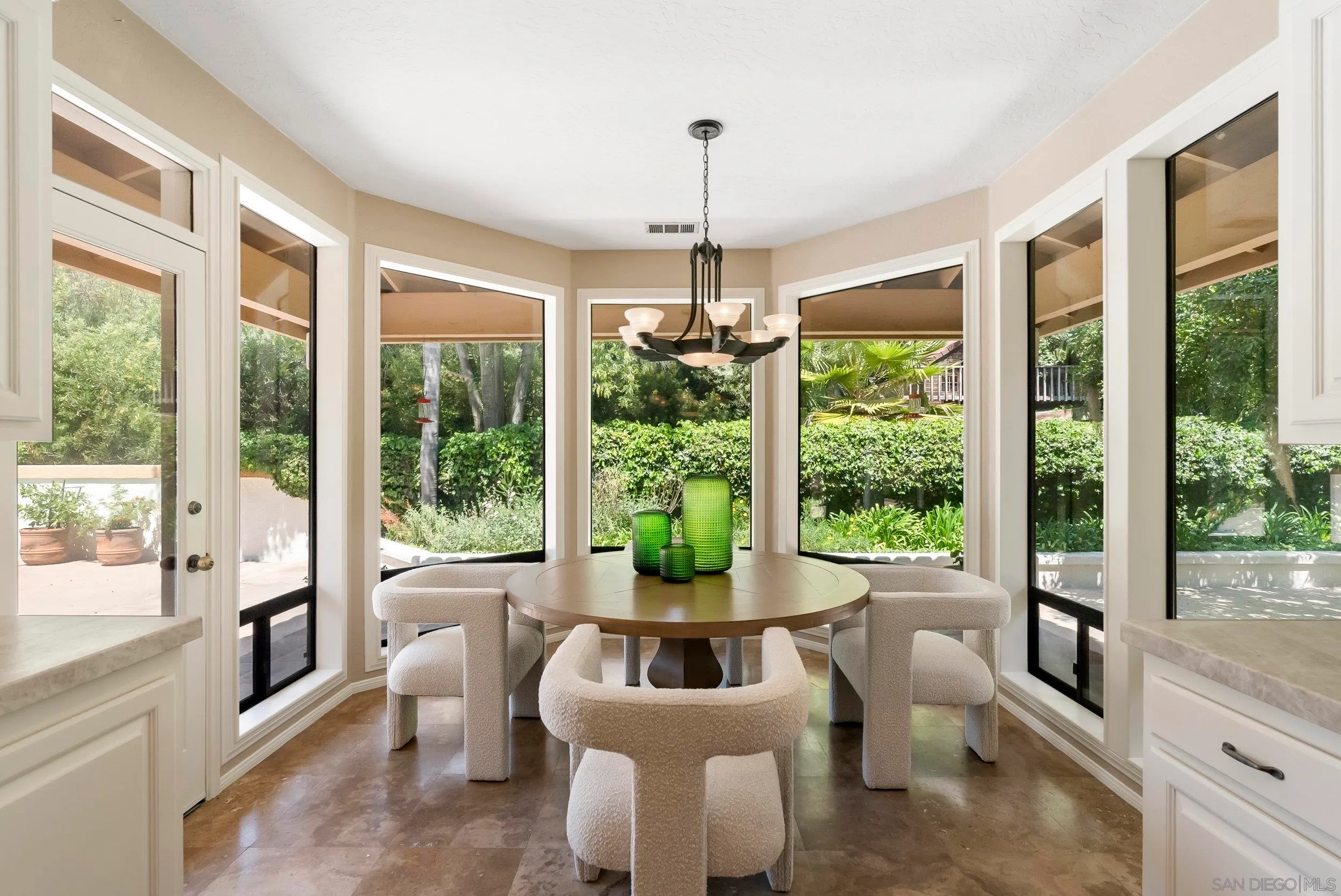 Rancho Santa Fe, California 92067, United States, 6 Bedrooms Bedrooms, ,5 BathroomsBathrooms,Residential,Pending,110032