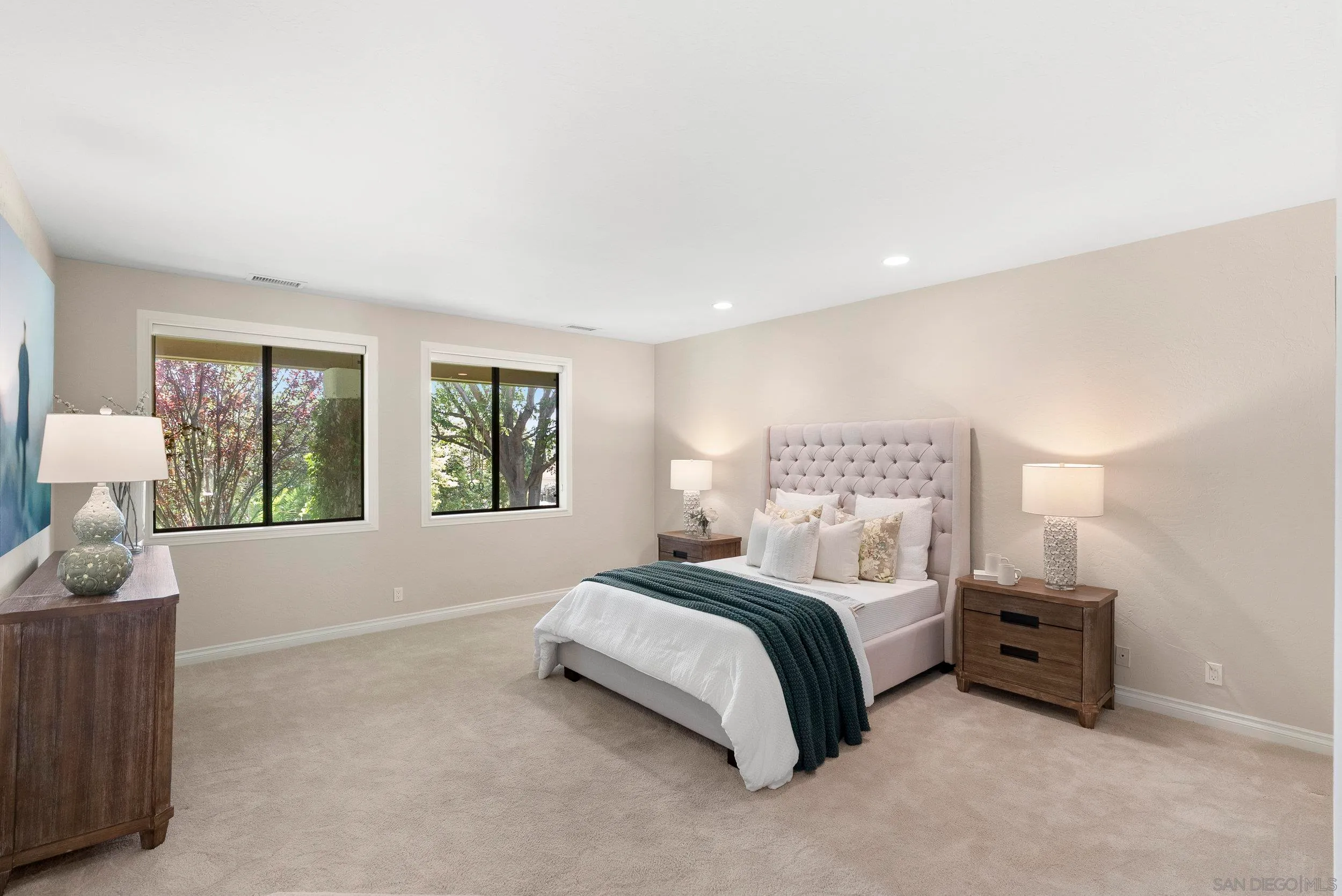 Rancho Santa Fe, California 92067, United States, 6 Bedrooms Bedrooms, ,5 BathroomsBathrooms,Residential,Pending,110032