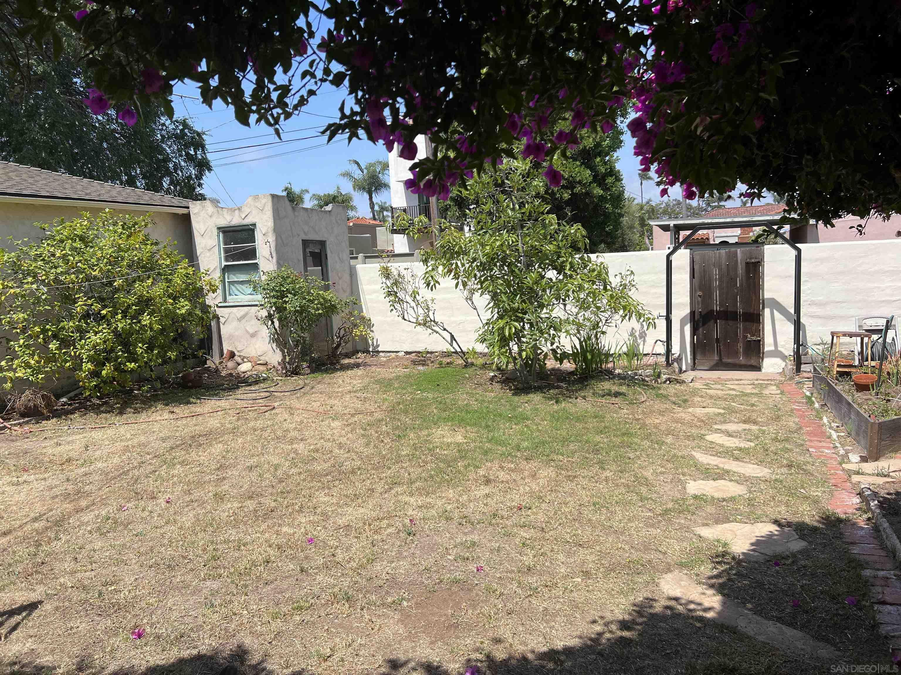 4880 Biona Drive