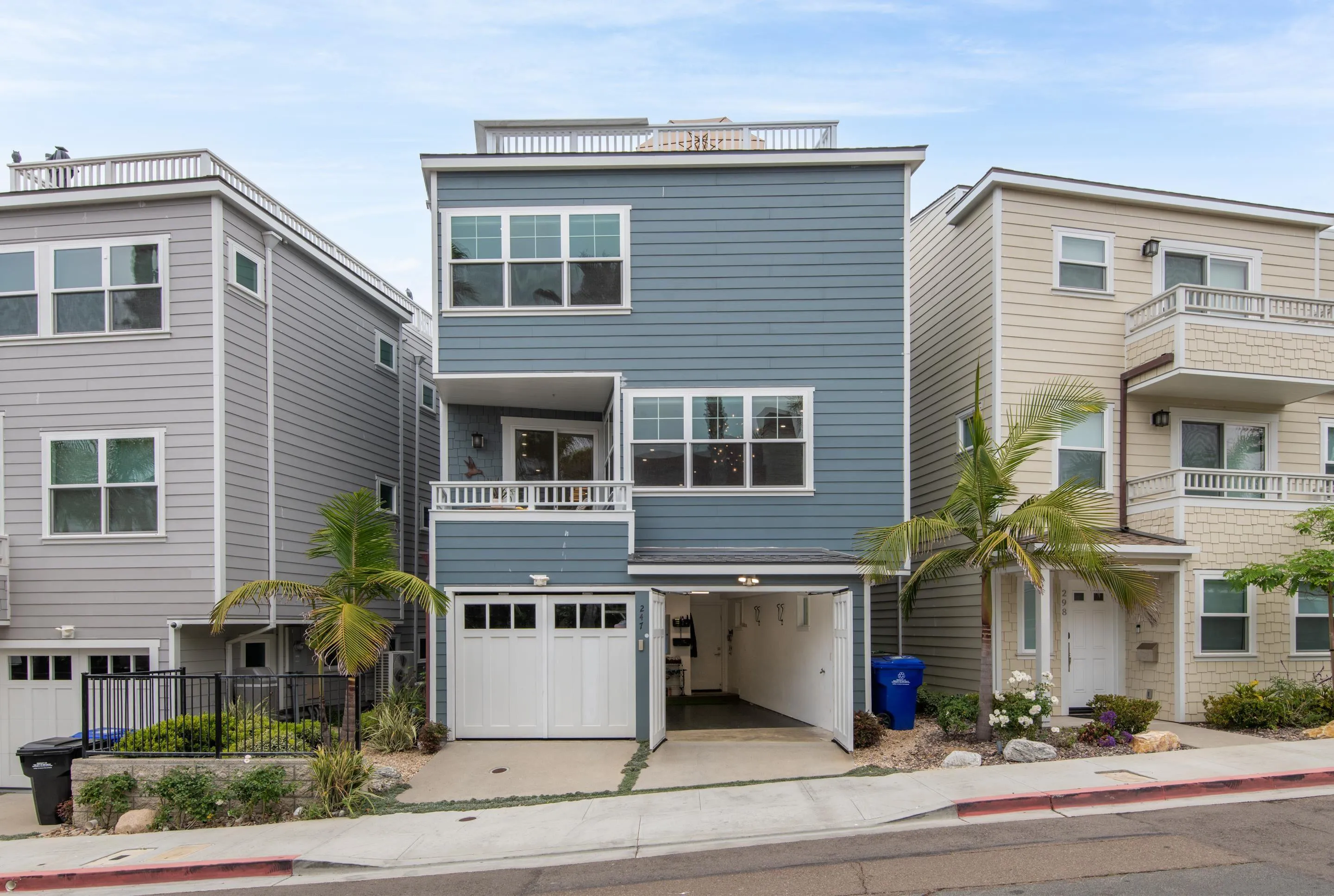 La Jolla, California 92037, United States, 3 Bedrooms Bedrooms, ,5 BathroomsBathrooms,Residential,Active,79274