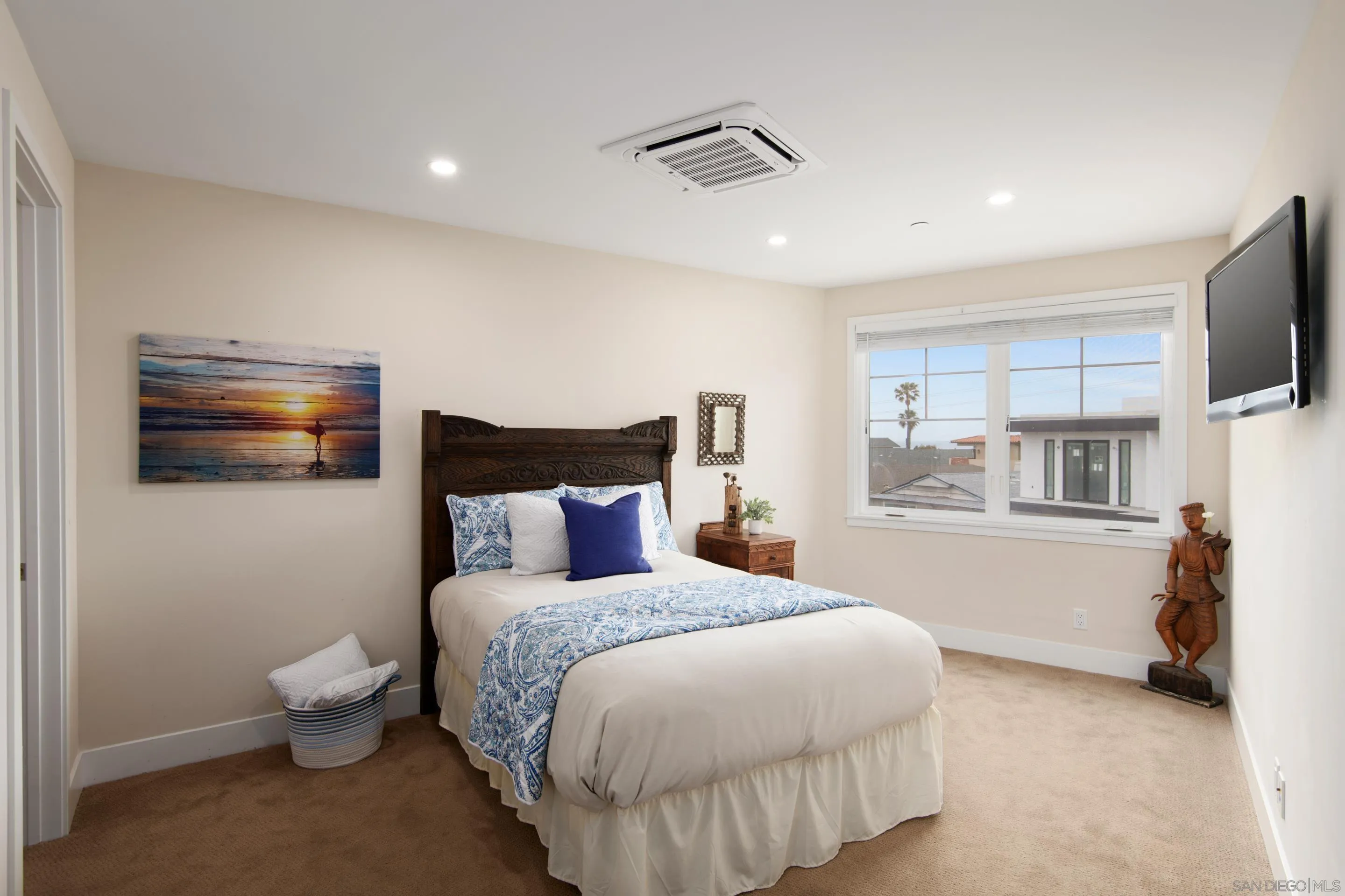 La Jolla, California 92037, United States, 3 Bedrooms Bedrooms, ,5 BathroomsBathrooms,Residential,Active,79274