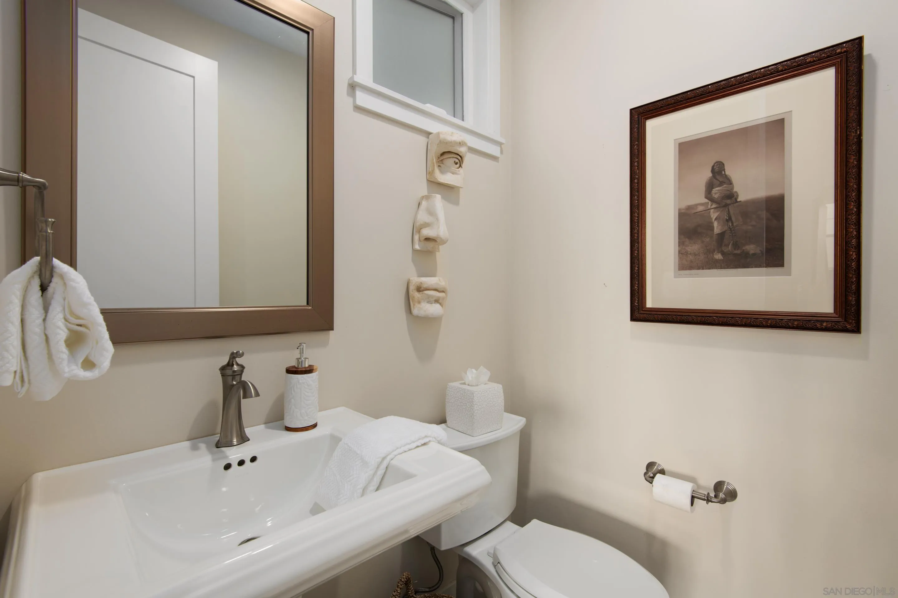 La Jolla, California 92037, United States, 3 Bedrooms Bedrooms, ,5 BathroomsBathrooms,Residential,Active,79274