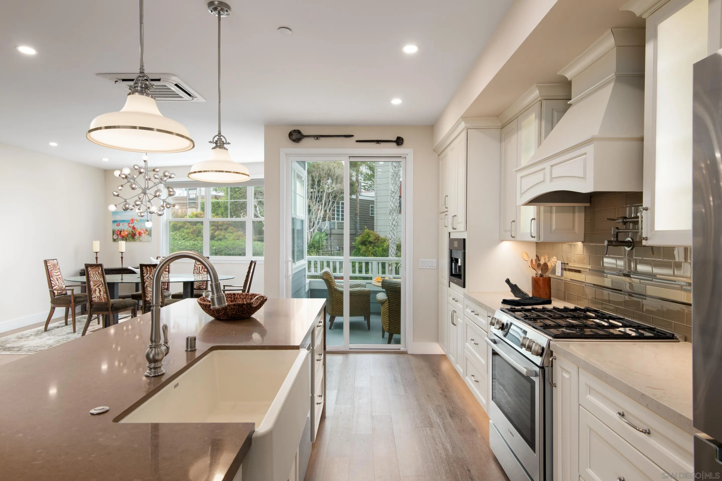 La Jolla, California 92037, United States, 3 Bedrooms Bedrooms, ,5 BathroomsBathrooms,Residential,Active,79274