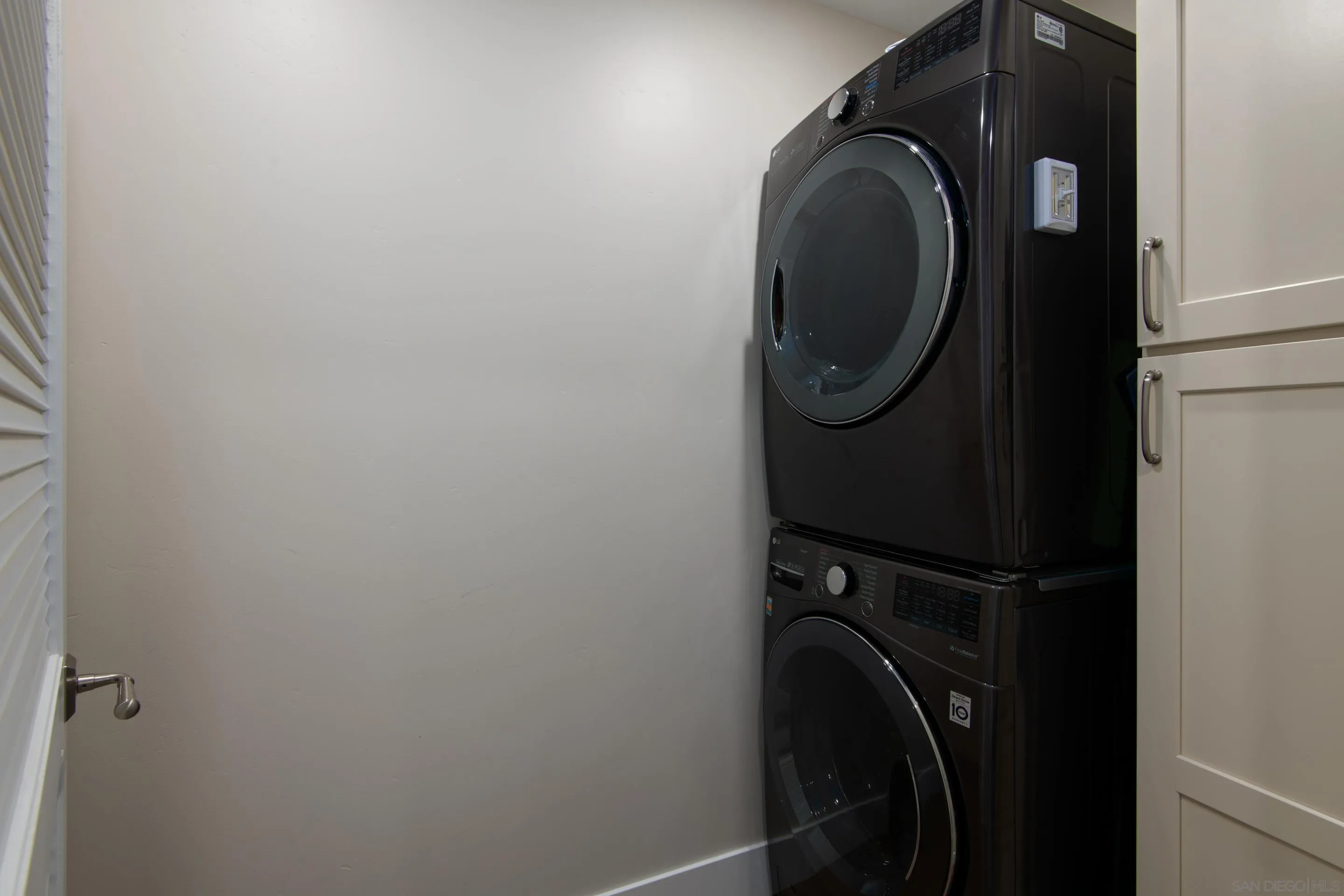 La Jolla, California 92037, United States, 3 Bedrooms Bedrooms, ,5 BathroomsBathrooms,Residential,Active,79274