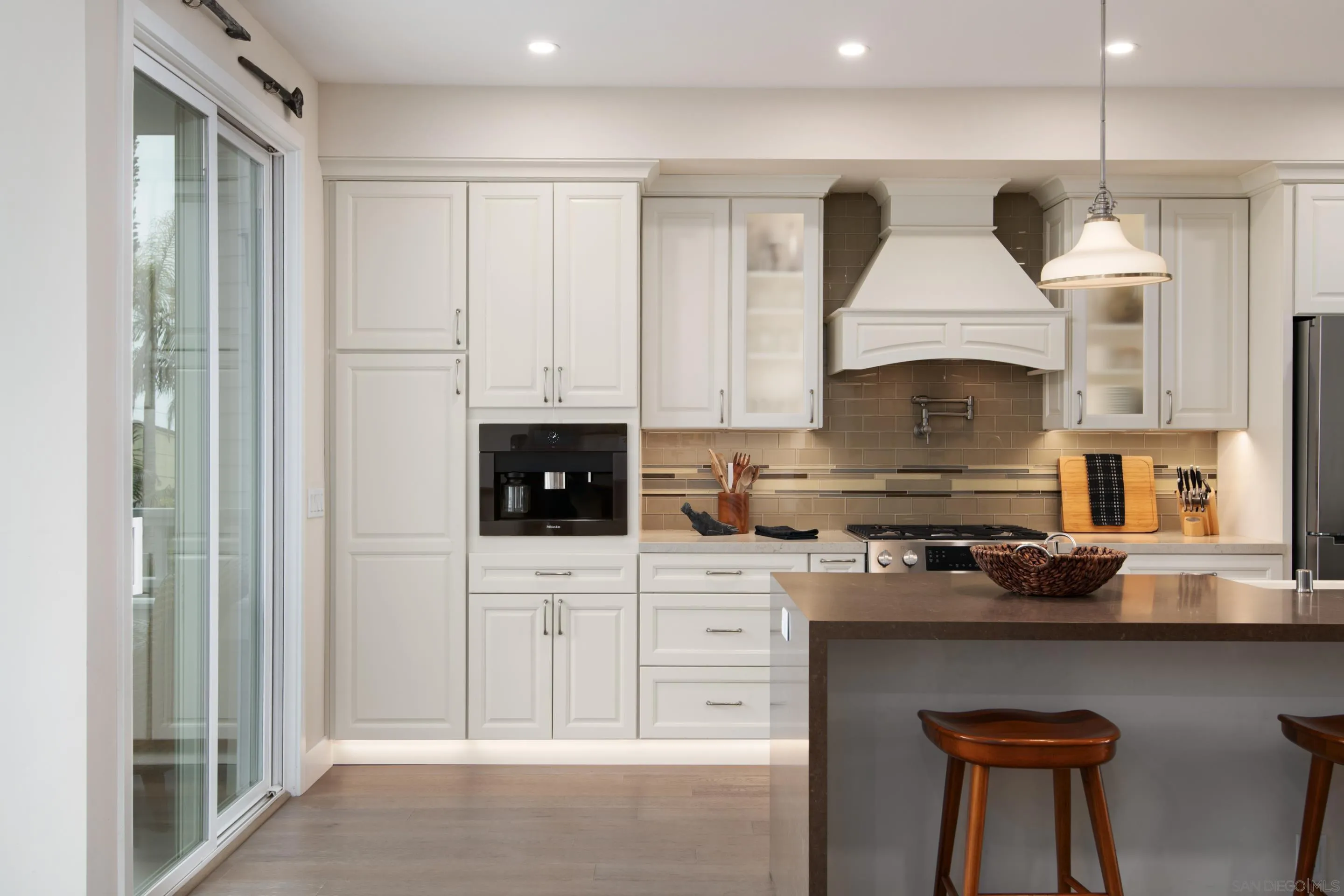 La Jolla, California 92037, United States, 3 Bedrooms Bedrooms, ,5 BathroomsBathrooms,Residential,Active,79274