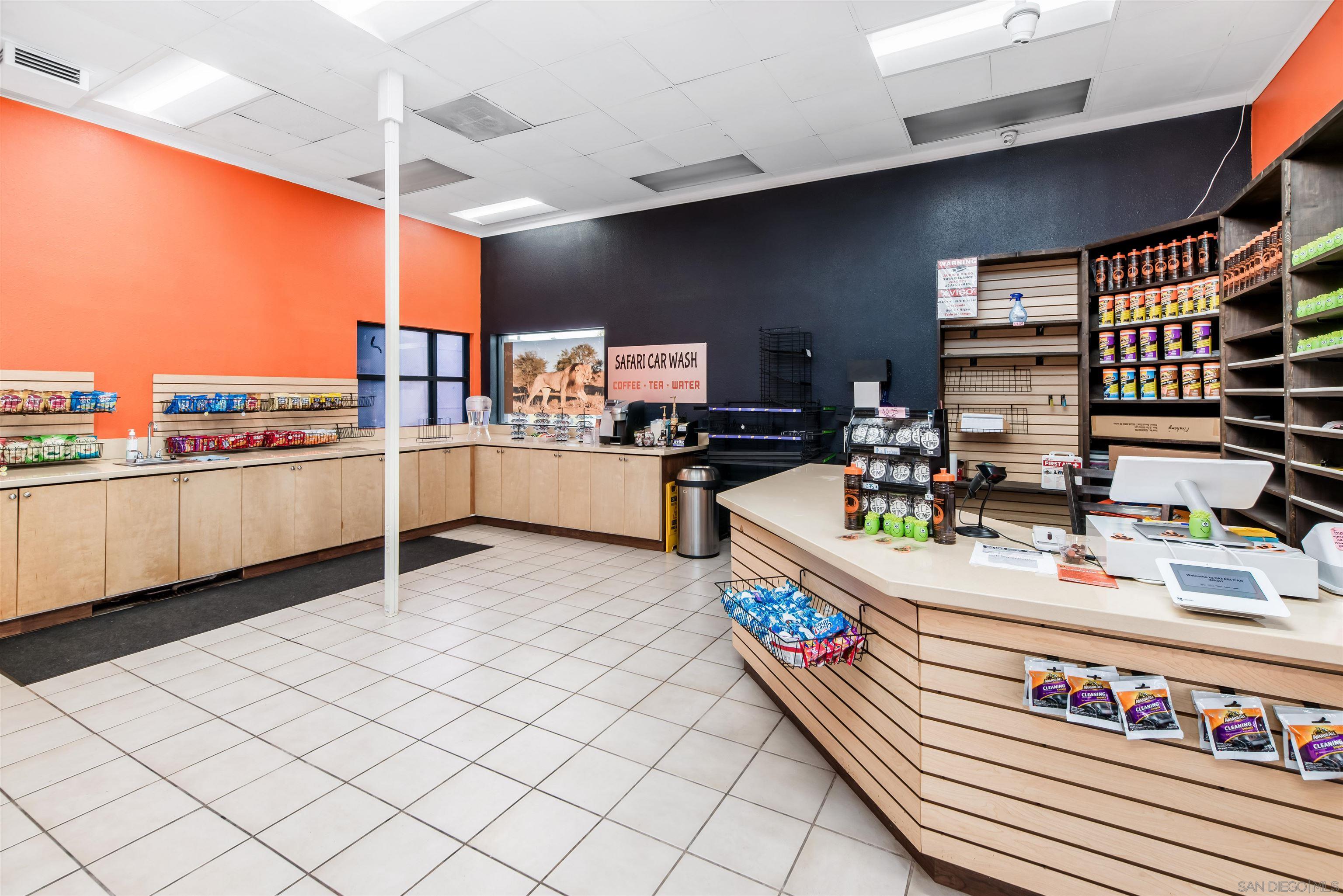 Escondido, California 92025, United States, ,Commercial,Active,66565