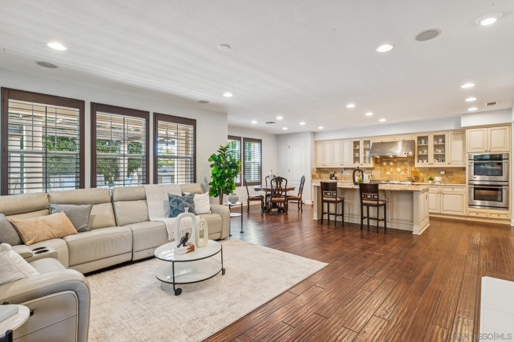6839 Helenite Pl