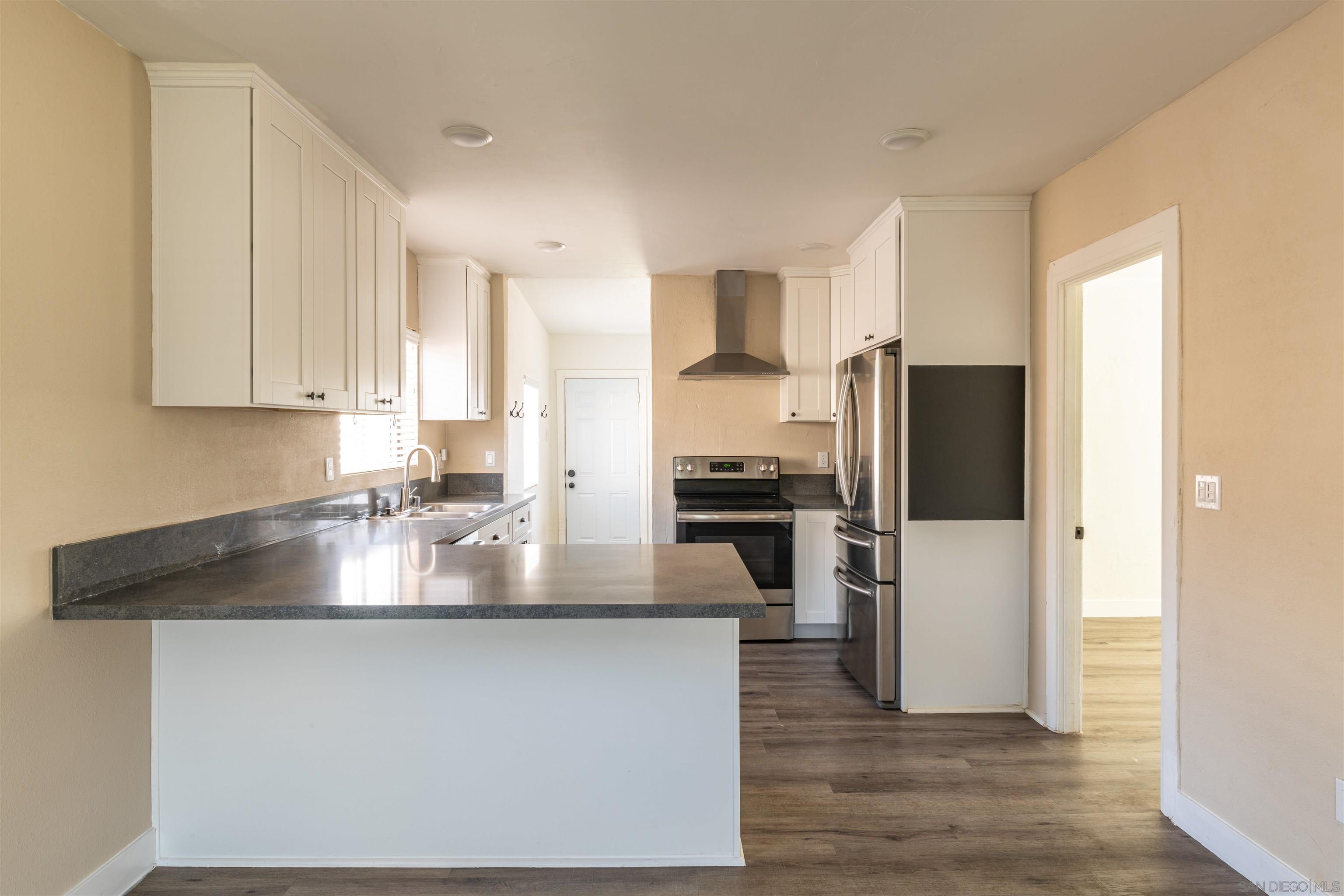 2948-50 Franklin Ave