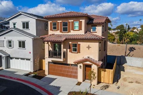 8540 Vista Azul Pl Lemon Grove CA 91945
