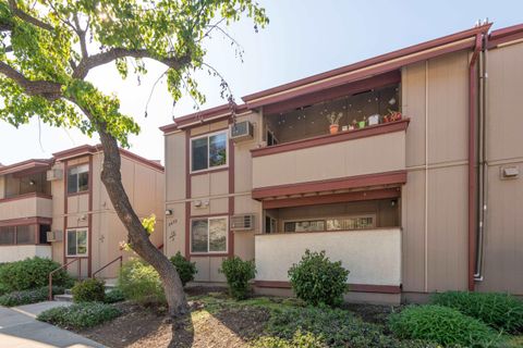 5472  Adobe Falls Rd  2 San Diego CA 92120