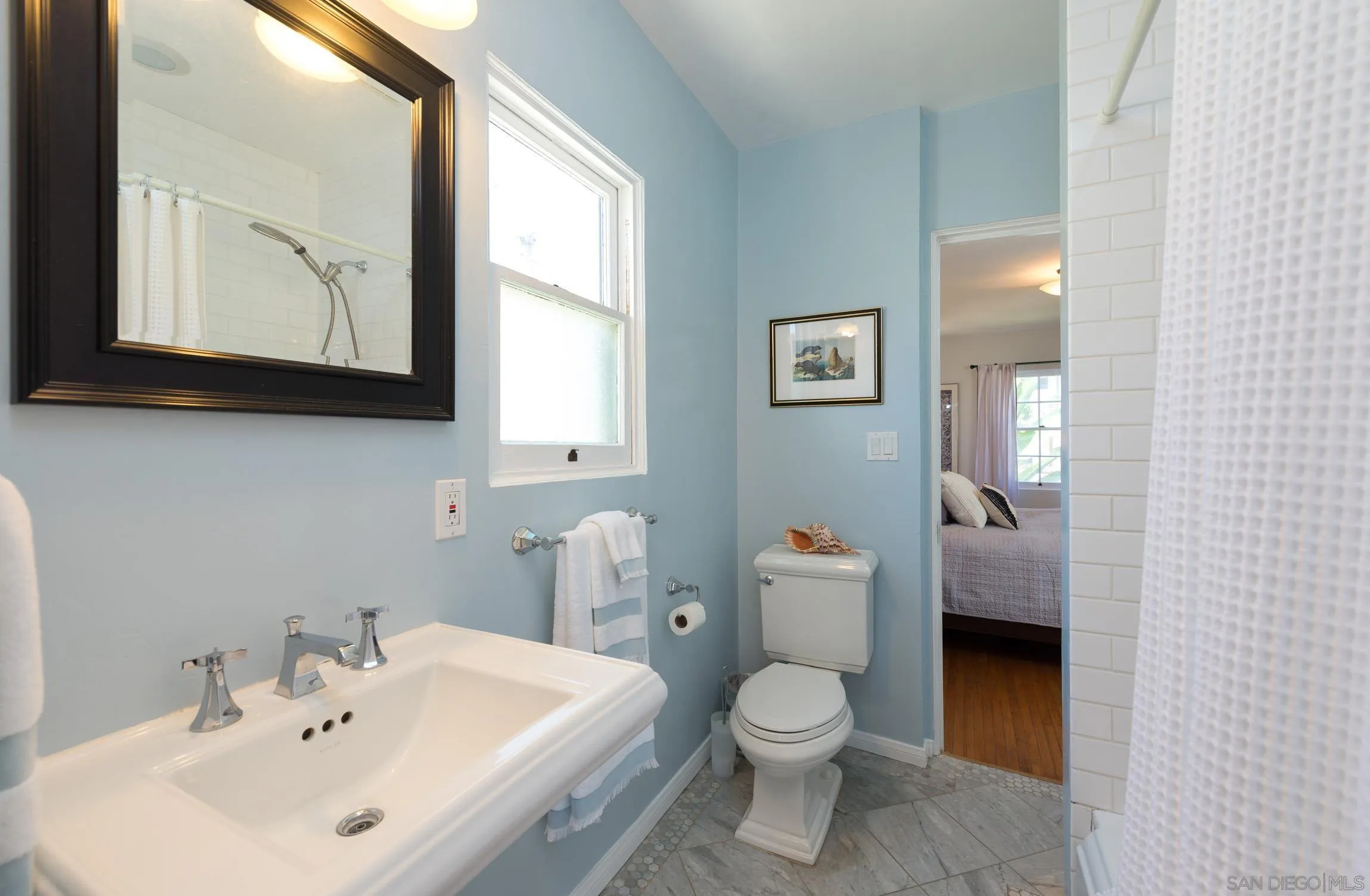 La Jolla, California 92037, United States, 2 Bedrooms Bedrooms, ,1 BathroomBathrooms,Residential,Active,98847