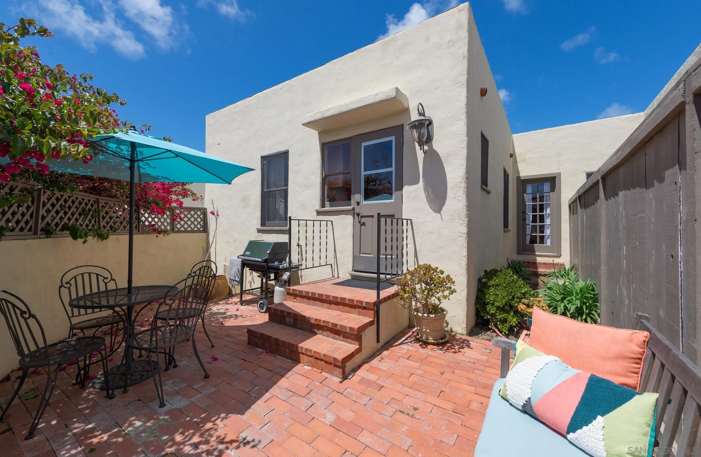 La Jolla, California 92037, United States, 2 Bedrooms Bedrooms, ,1 BathroomBathrooms,Residential,Active,98847