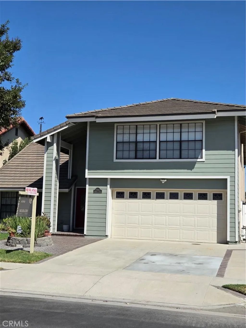 Photo of 17924 Redwood Avenue, Bellflower, CA 90706 (MLS # RS26067072)