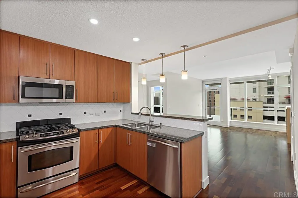 325 7th Avenue 609