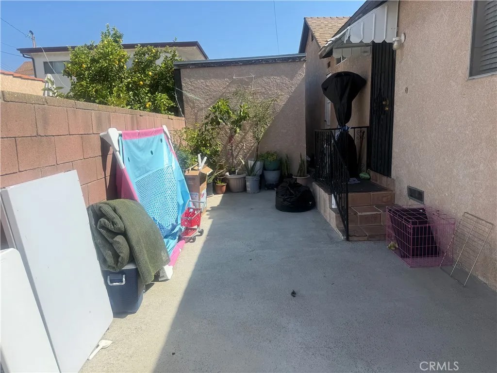 732 W 12th