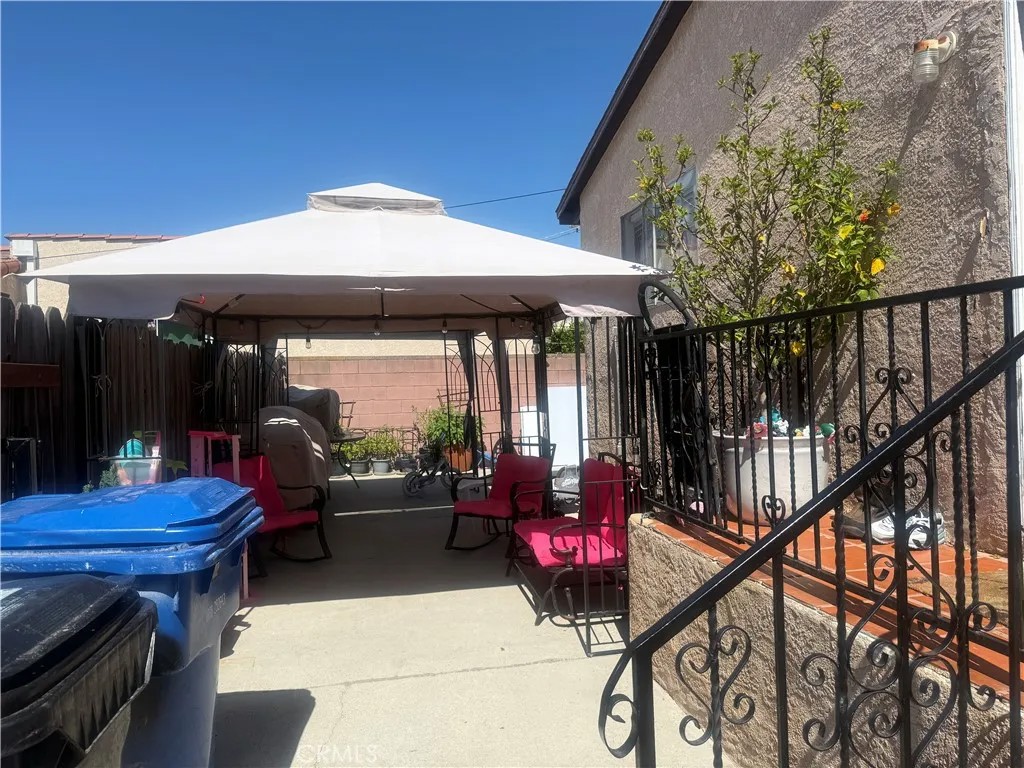 732 W 12th