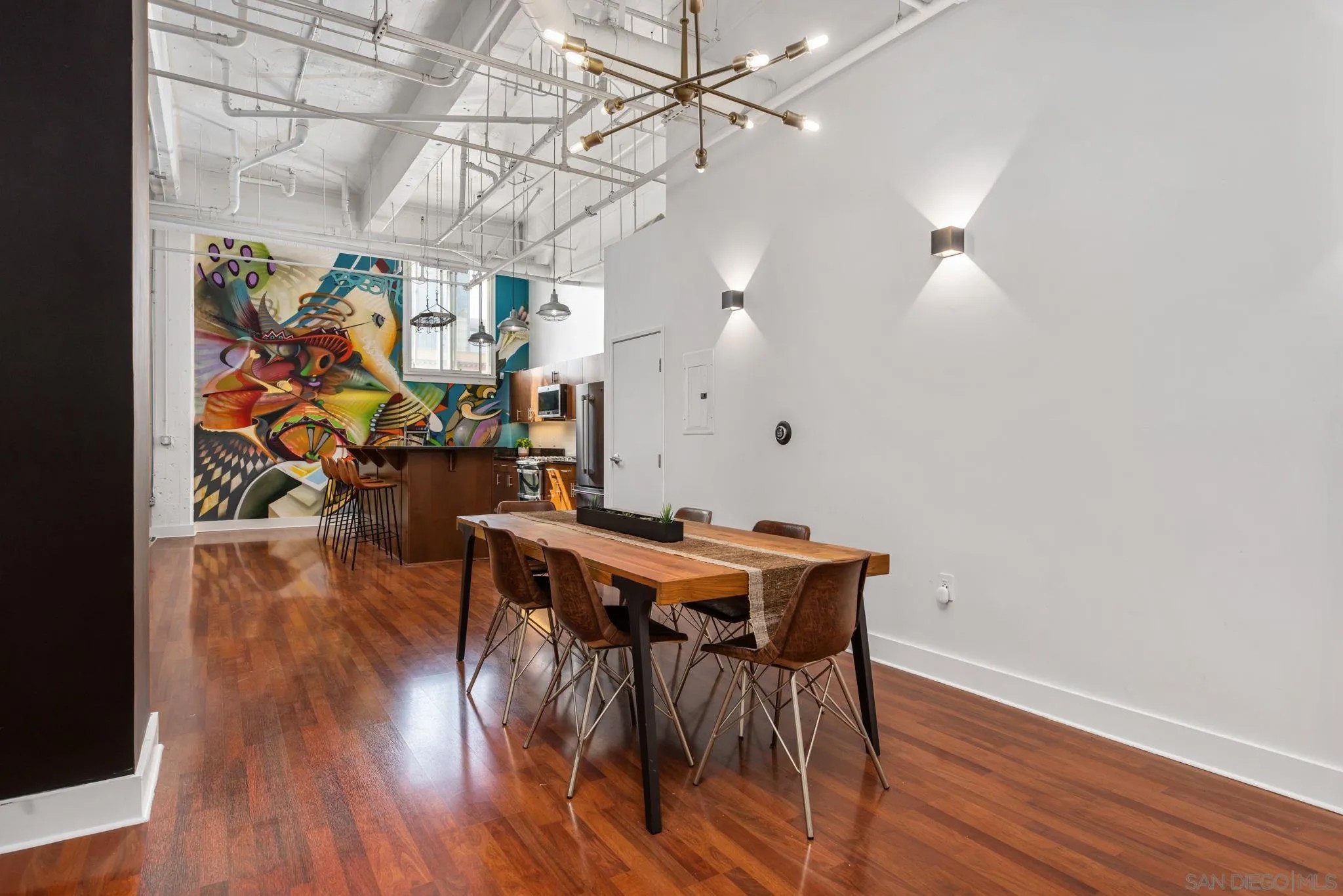 950 6Th Ave 437