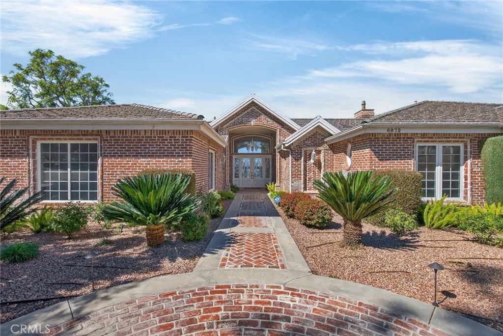 6872 Chartwell