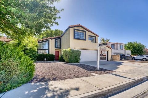 Photo of 43954 Blue Sky Court, Los Angeles, CA 93536 (MLS # SR25246975) Photo of 43954 Blue Sky Court, Los Angeles, CA 93536 (MLS # SR25246975)