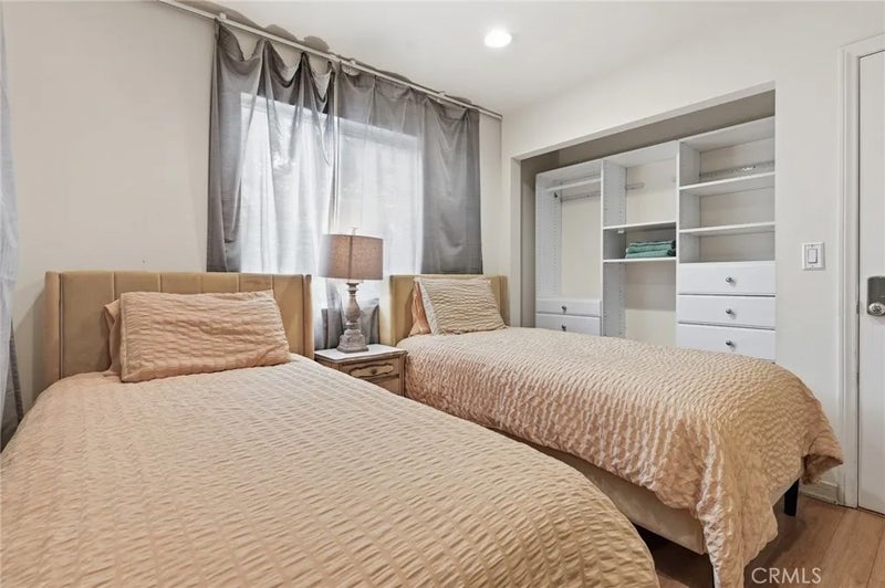 4077 Escondido