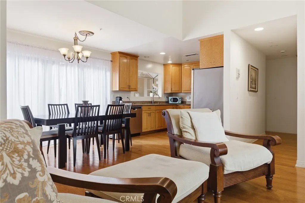 4077 Escondido