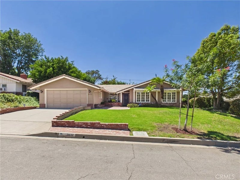 3032 N Fairbairn