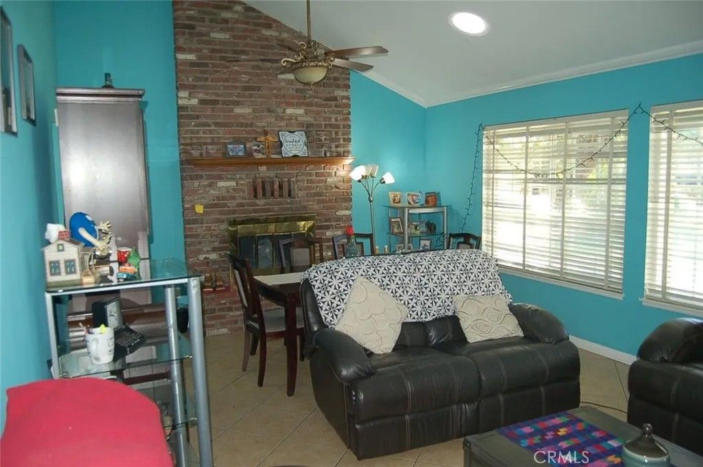 Photo of 395 S Tamarisk Ave, Rialto, CA 92376 (MLS # TR26008568)