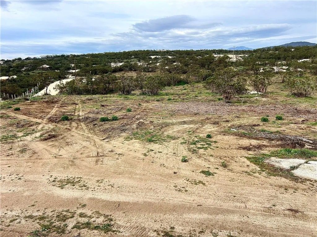 Photo of 1 Overton, Hemet, CA 92544 (MLS # SW26027749)