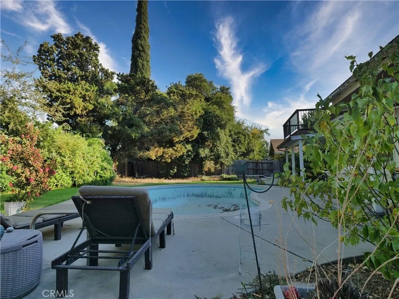 23276 cypress point