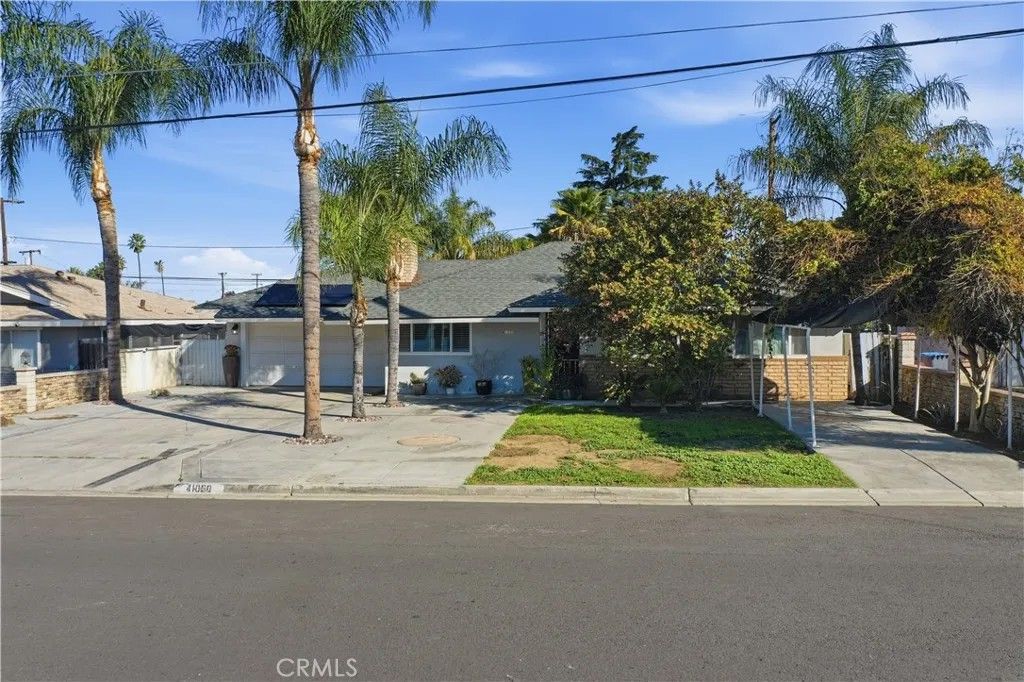 Photo of 41050 Johnston Ave, Hemet, CA 92544 (MLS # SW26042641)