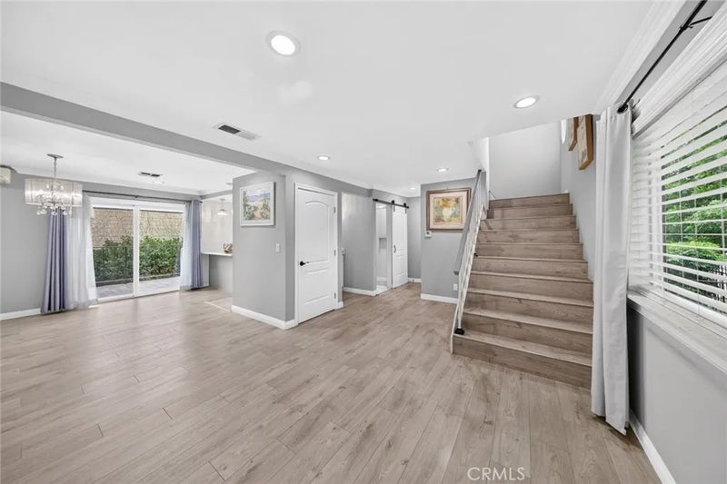 509 W Duarte B