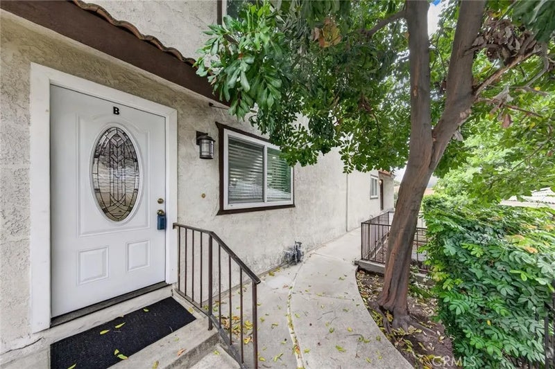 509 W Duarte B