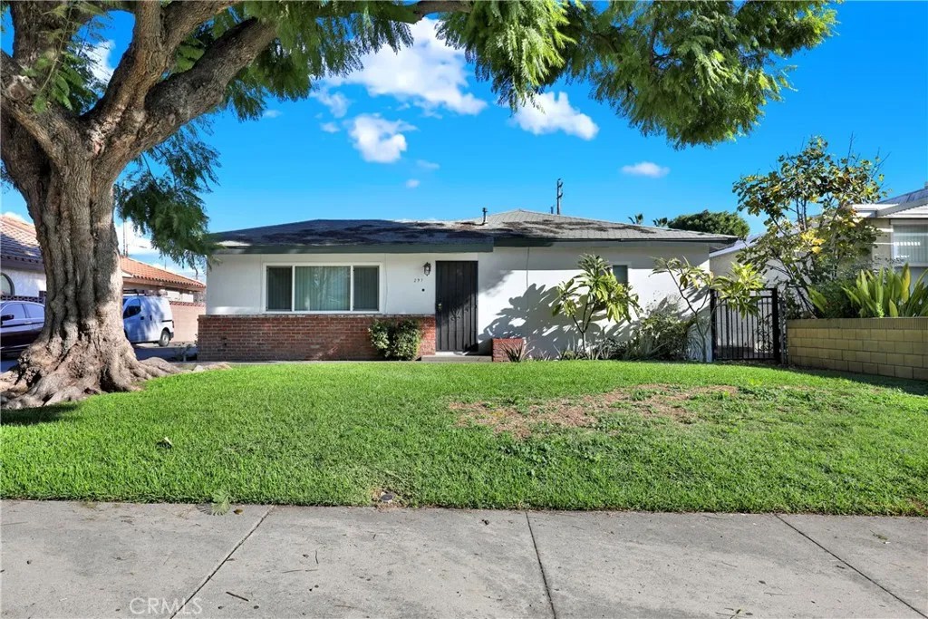 291 W Artesia Street